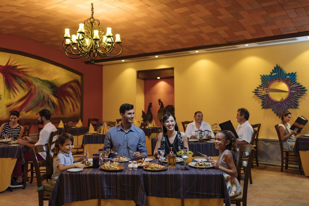 Occidental At Xcaret Destination Hotel Playa del Carmen Ngoại thất bức ảnh A restaurant at the resort