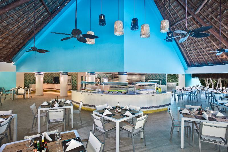Occidental At Xcaret Destination Hotel Playa del Carmen Ngoại thất bức ảnh The buffet at the resort
