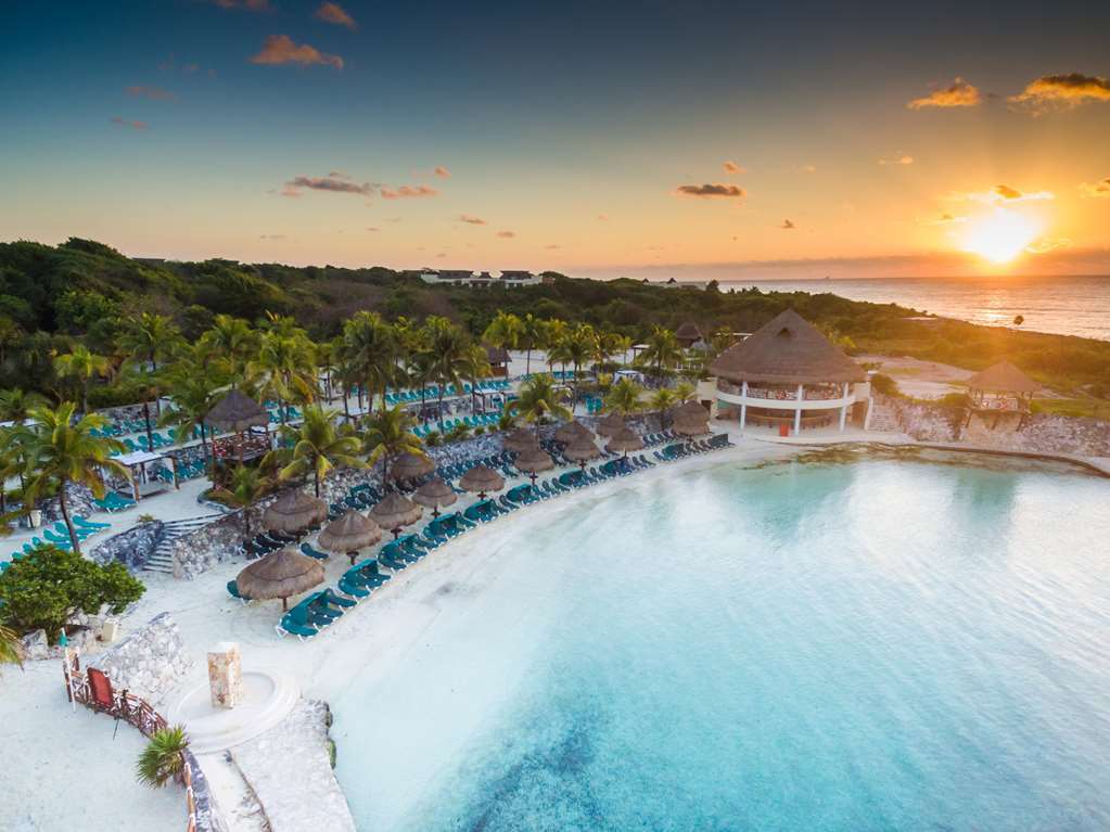 Occidental At Xcaret Destination Hotel Playa del Carmen Thiên nhiên bức ảnh Aerial view of the beach at the Hard Rock Hotel Cancun